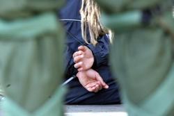 Verhaftung wegen 